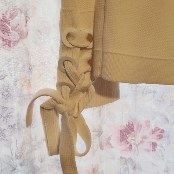 Ann Taylor sweater - Picture 2 of 3